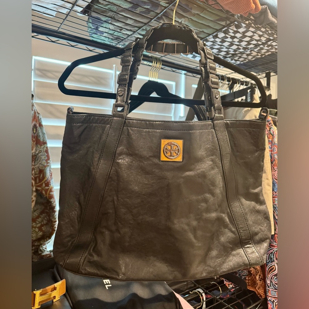 Tory Burch vintage Chic Black Leather Tote with Logo